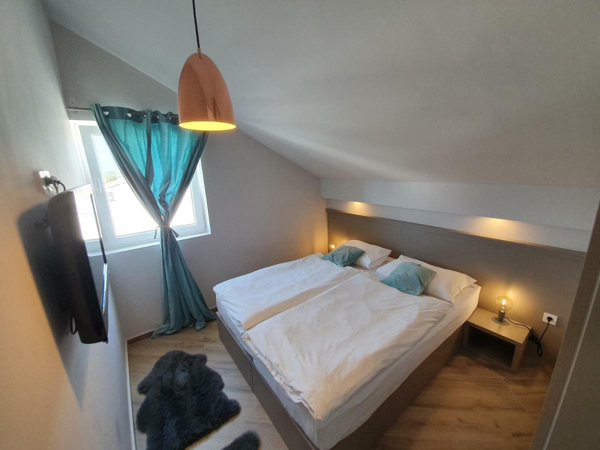 Deluxe Villa No.10 - Rooms & Apartments Mandre Zewnętrze zdjęcie